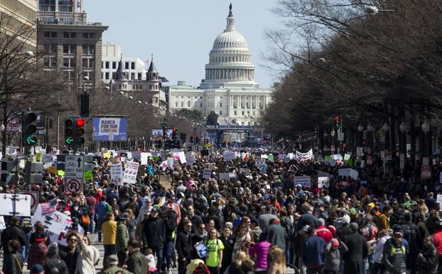 Manifestantes por el control de las armas en Washington.