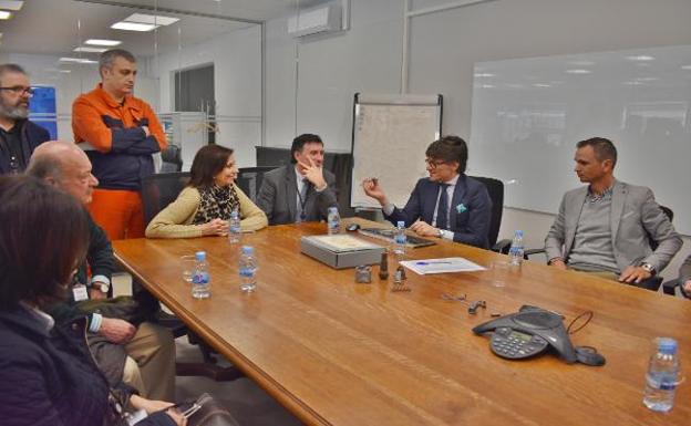 Visita a Trefilerías Quijano de Fernández Mañanes y la alcaldesa de Los Corrales