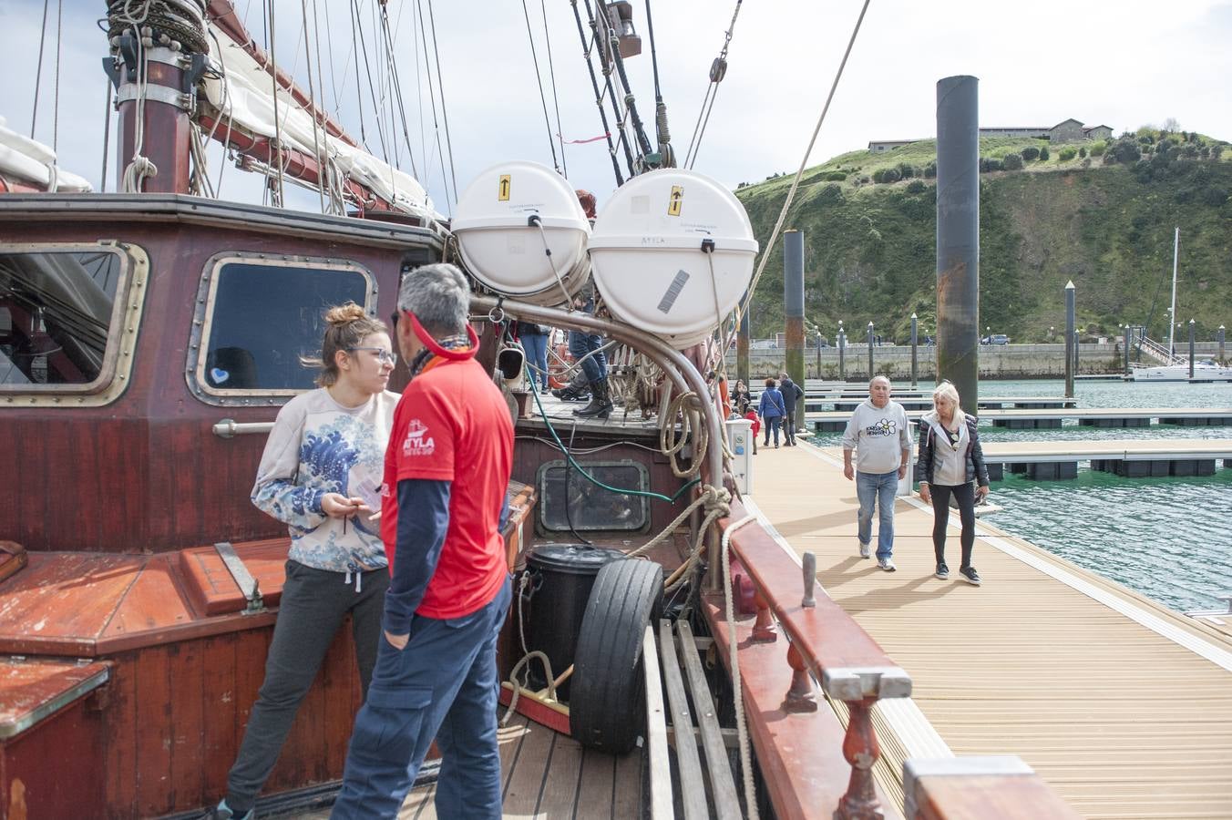 Fotos: La goleta &#039;Atyla&#039; atraca en el puerto de Laredo