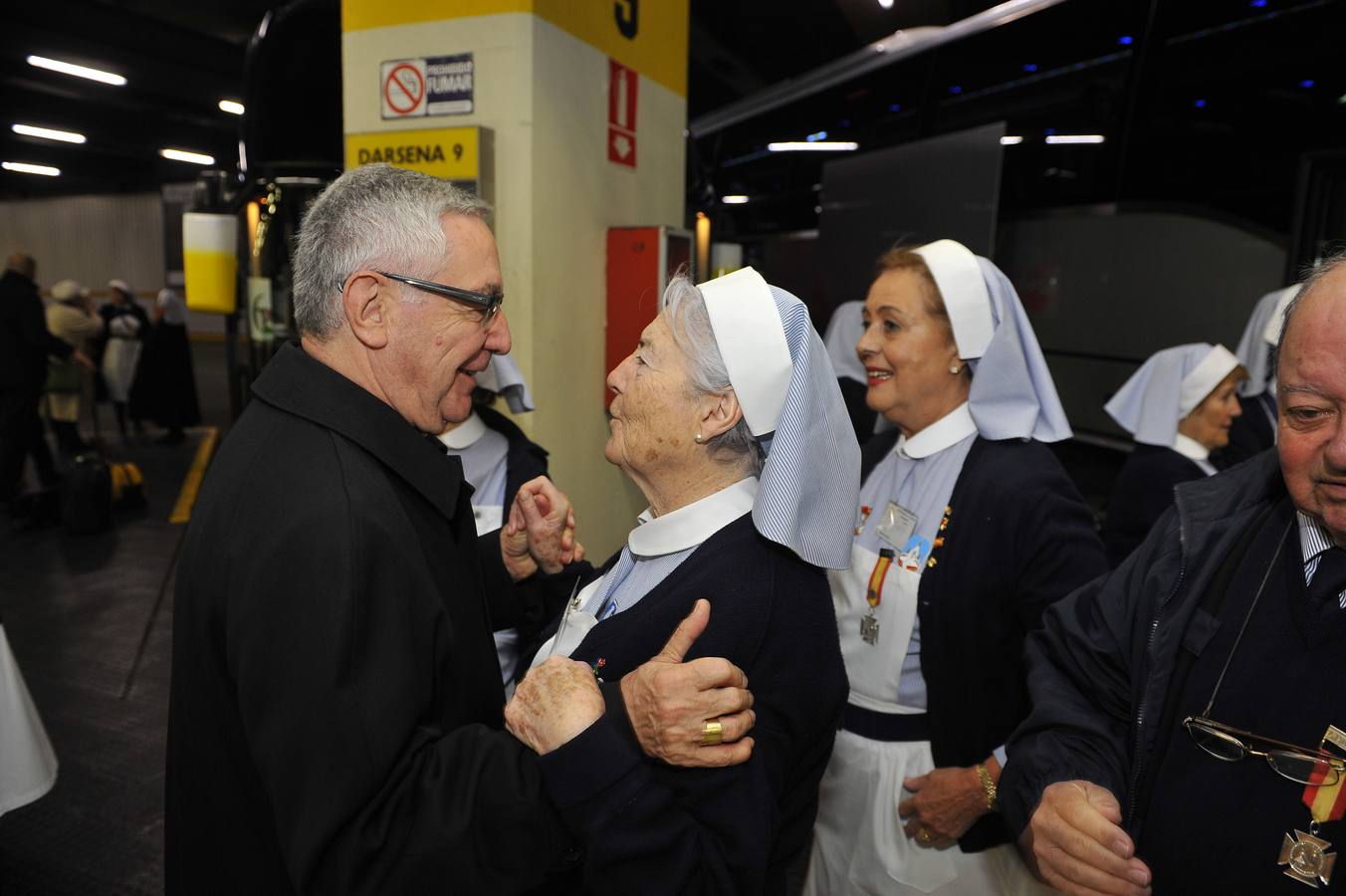 Un total de 475 cántabros participan en la peregrinación anual a Lourdes, desde este lunes hasta el 6 de abril. Entre los viajeros se encuentra, como es tradicional, el obispo de Santander, Manuel Sánchez Monge.