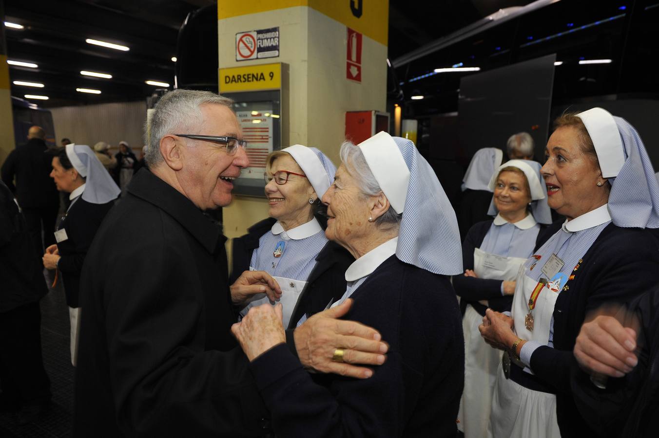 Un total de 475 cántabros participan en la peregrinación anual a Lourdes, desde este lunes hasta el 6 de abril. Entre los viajeros se encuentra, como es tradicional, el obispo de Santander, Manuel Sánchez Monge.