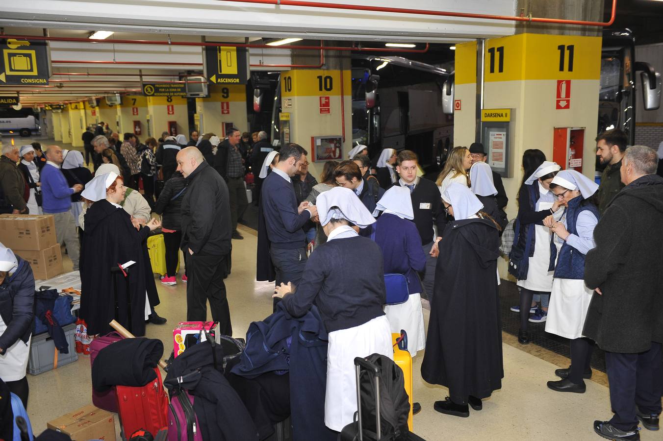 Un total de 475 cántabros participan en la peregrinación anual a Lourdes, desde este lunes hasta el 6 de abril. Entre los viajeros se encuentra, como es tradicional, el obispo de Santander, Manuel Sánchez Monge.