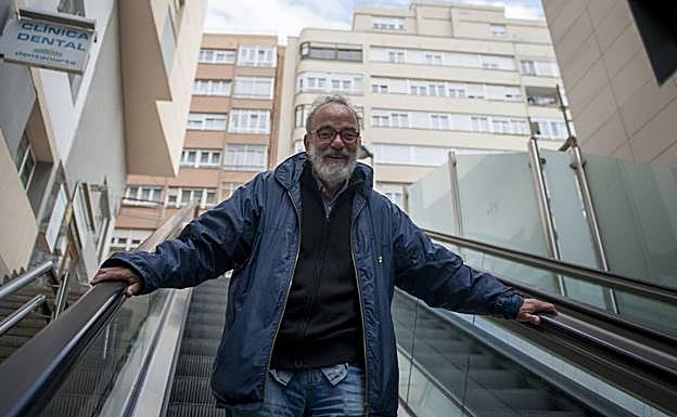 El doctor Luis Montes, en una de sus visitas a Santander.