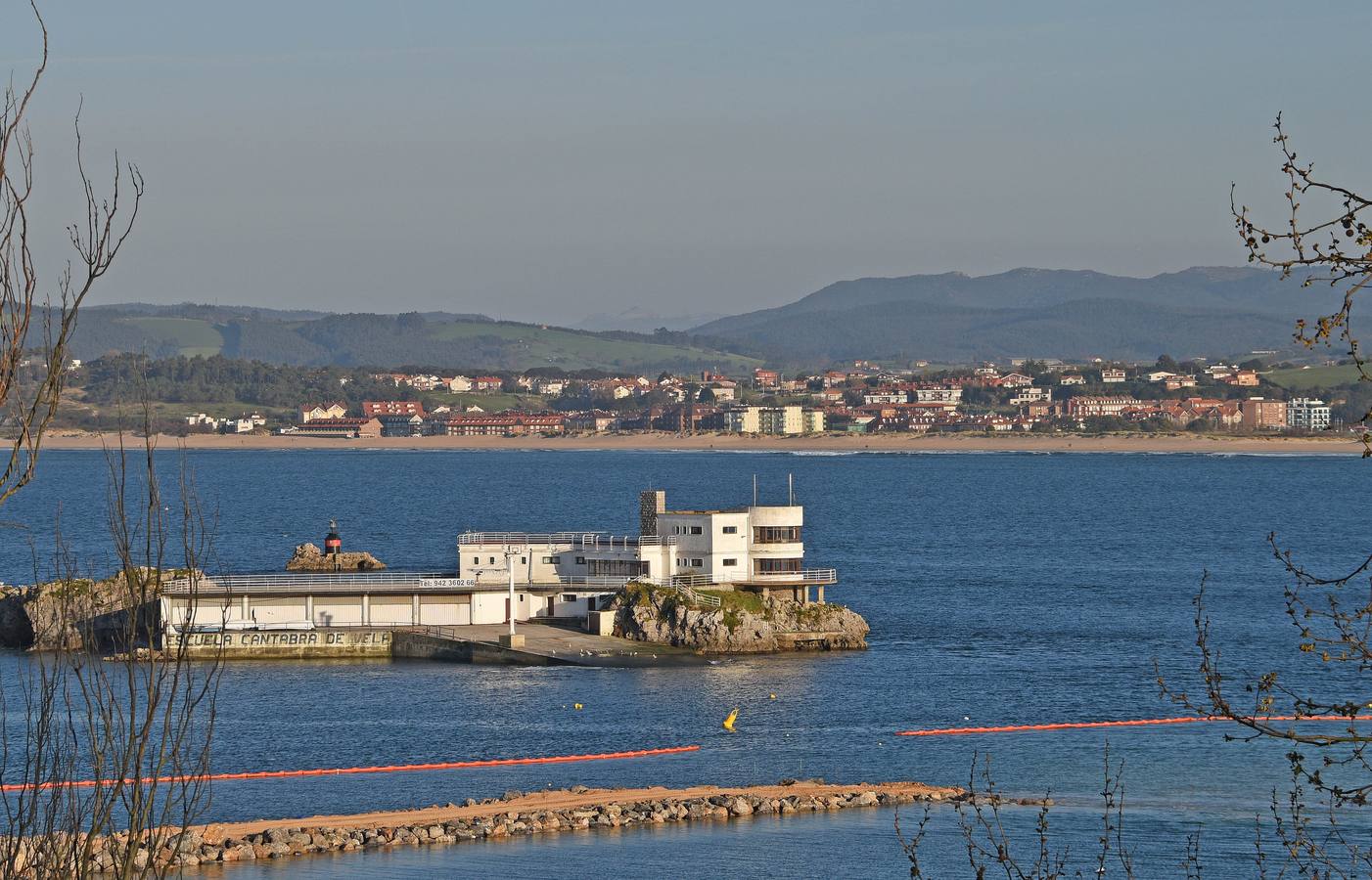 La llegada de la primavera a Cantabria hace olvidar poco a poco el duro invierno de temporales que ha vivido la región.