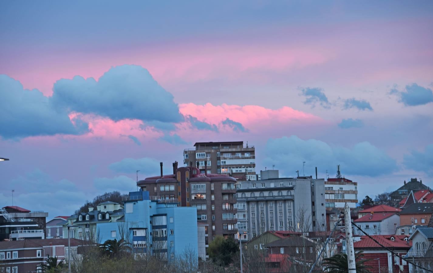 La llegada de la primavera a Cantabria hace olvidar poco a poco el duro invierno de temporales que ha vivido la región.