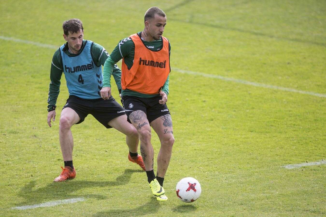 Fotos: El Racing prepara el partido ante el Lealtad