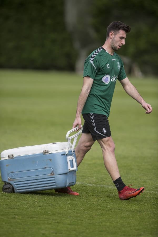 Fotos: El Racing prepara el partido ante el Lealtad