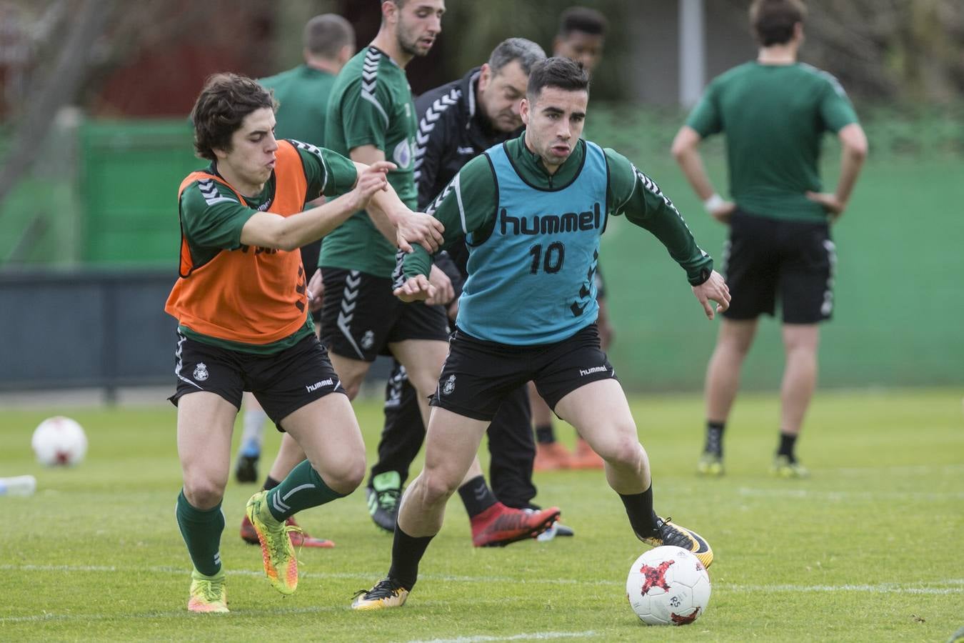 Fotos: El Racing prepara el partido ante el Lealtad