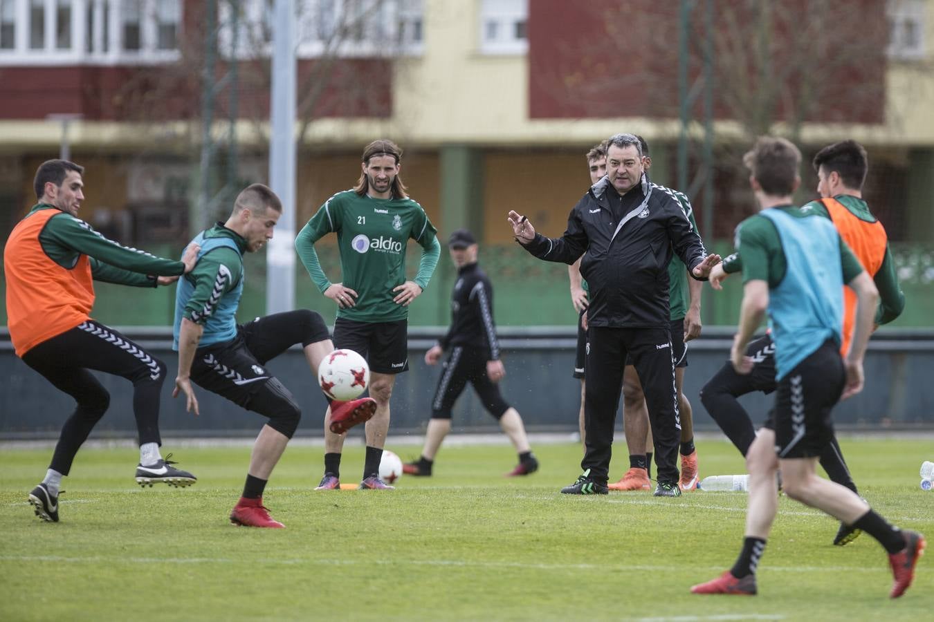 Fotos: El Racing prepara el partido ante el Lealtad