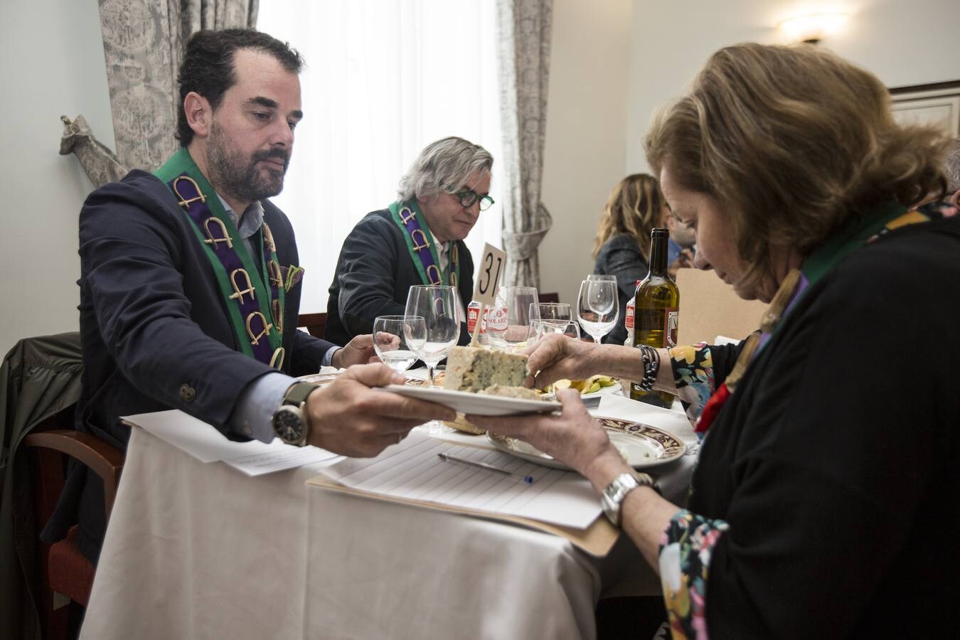 La Cofradía del Queso de Cantabria celebra en Santander este fin de semana su XXXIV edición del Capítulo Internacional, que incluye un Concurso Internacional de Quesos Azules y Pasta Veteada,