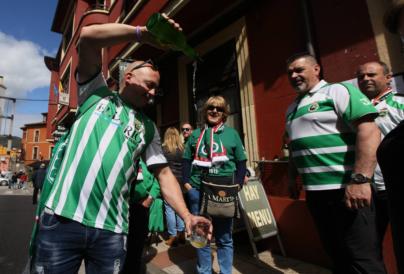 Fotos: El Racing se enfrenta al Lealtad