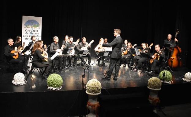 Primer concierto oficial de la nueva Orquesta de Plectro de Los Corrales de Buelna