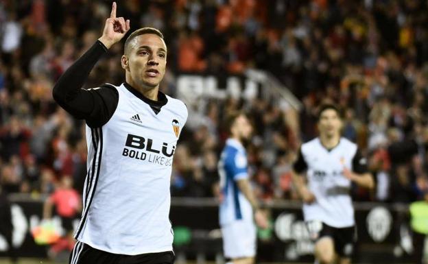 Rodrigo Moreno celebra el gol de la victoria del Valencia ante el Espanyol. 