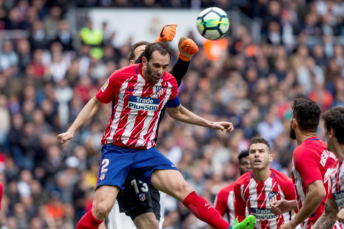 Las mejores imágenes del partido de la 31ª jornada entre el Real Madrid y el Atlético. 