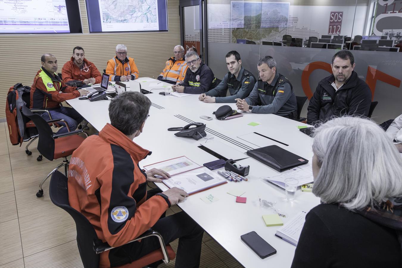 Miembros del 112, Cruz Roja, Protección Civil y Guardia Civil se han reunido para analizar las conclusiones del dispositivo de búsqueda desplegado en la comarca de Colindres