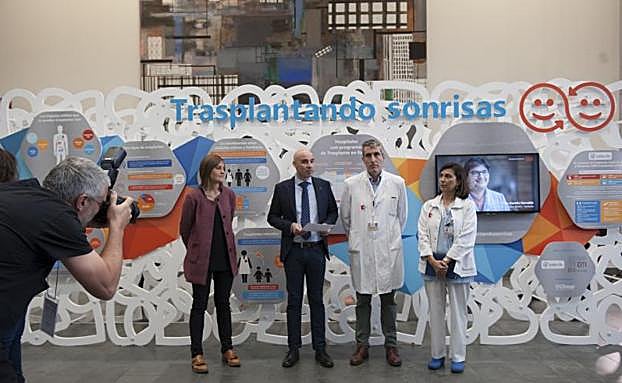La exposición 'Trasplantando sonrisas' llega a Valdecilla