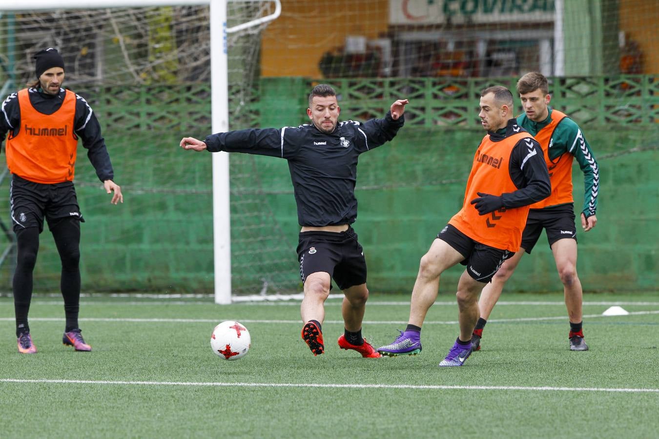 Fotos: El Racing prepara a conciencia el partido ante Osasuna B