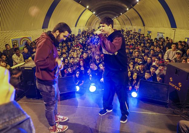 El rap reunió el año pasado a más de 400 jóvenes en el túnel del Pasaje de Peña de Santander. :