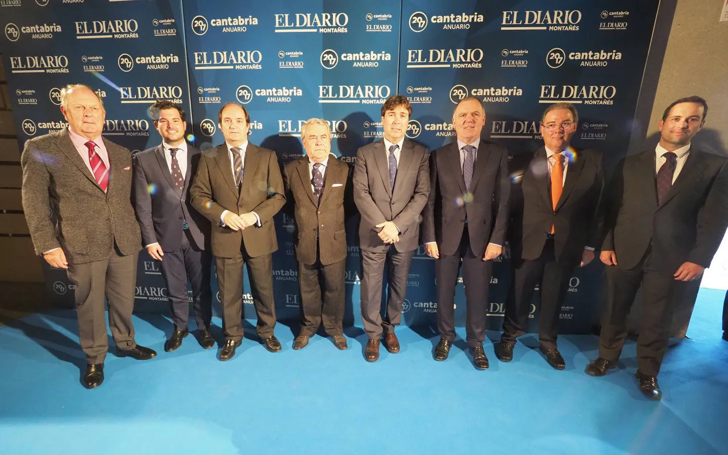 Luis del Río, Nacho Gutiérrez, Modesto Piñeiro, Víctor Bustillo, Jaime González, Lorenzo Vidal de la Peña, Fermín Gutiérrez y Jorge Gutiérrez.