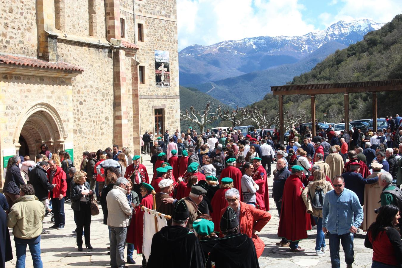 Fotos: Las cofradías gastronómicas de Cantabria ganan el Jubileo