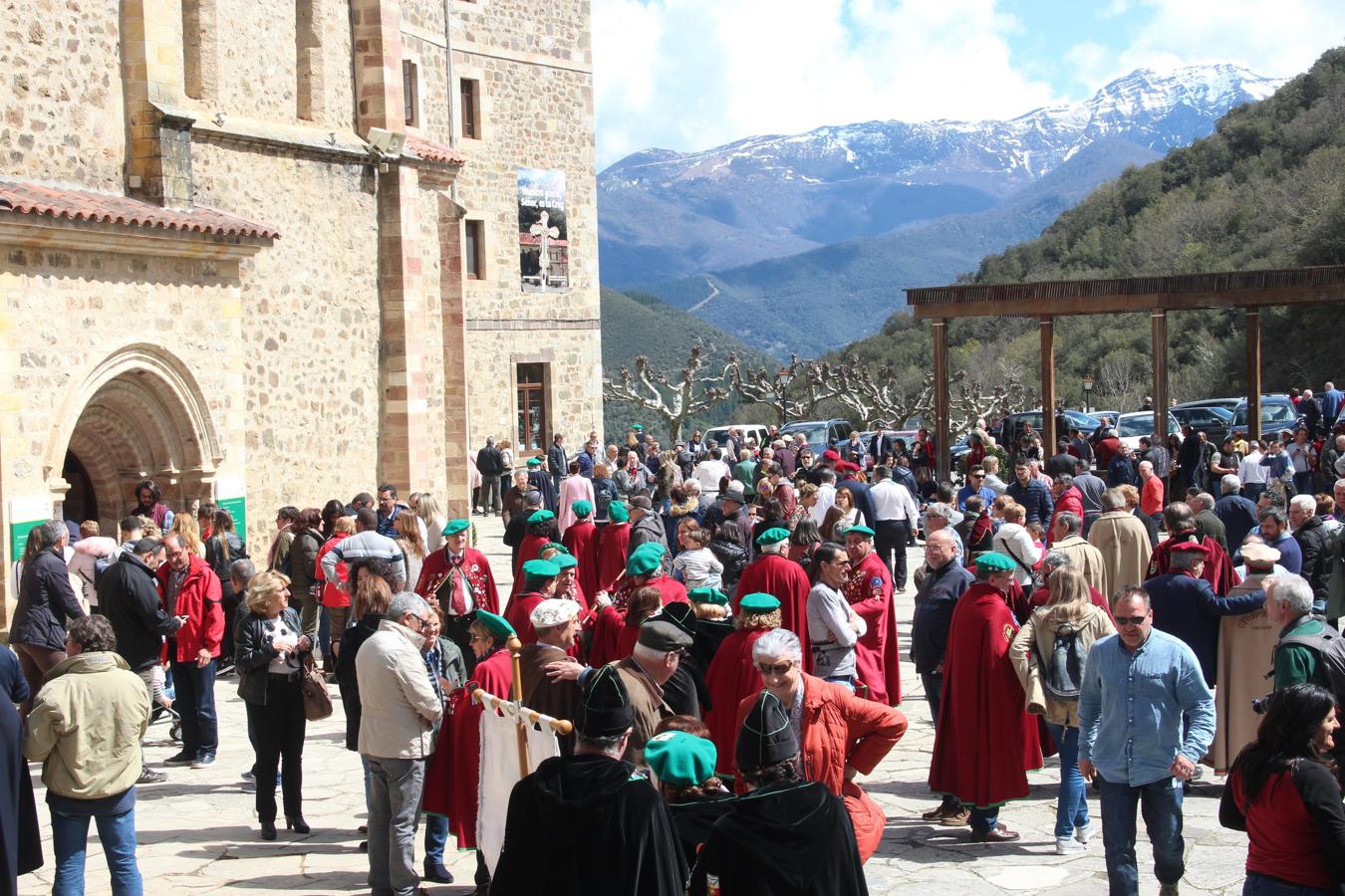 Fotos: Las cofradías gastronómicas de Cantabria ganan el Jubileo