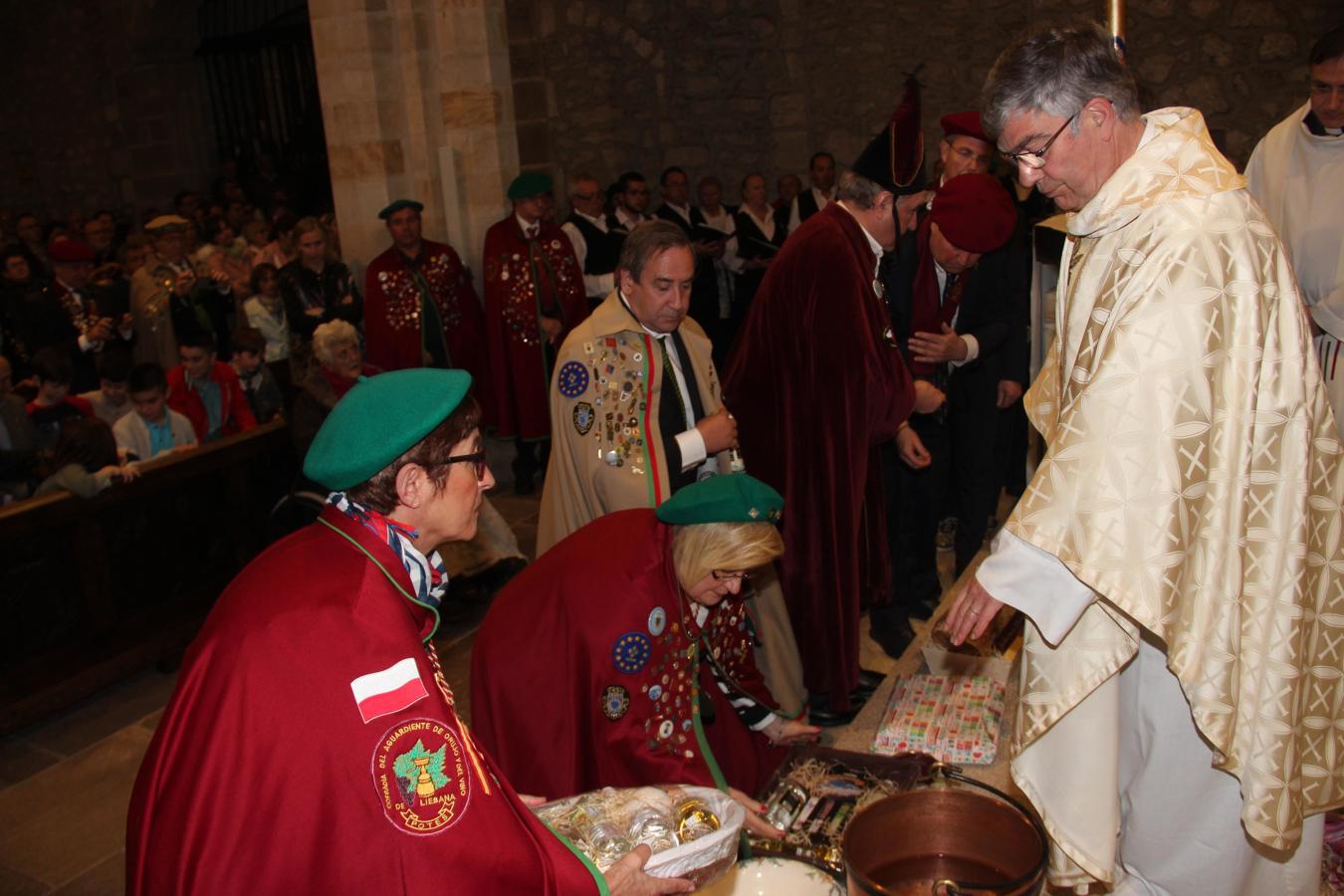 Fotos: Las cofradías gastronómicas de Cantabria ganan el Jubileo