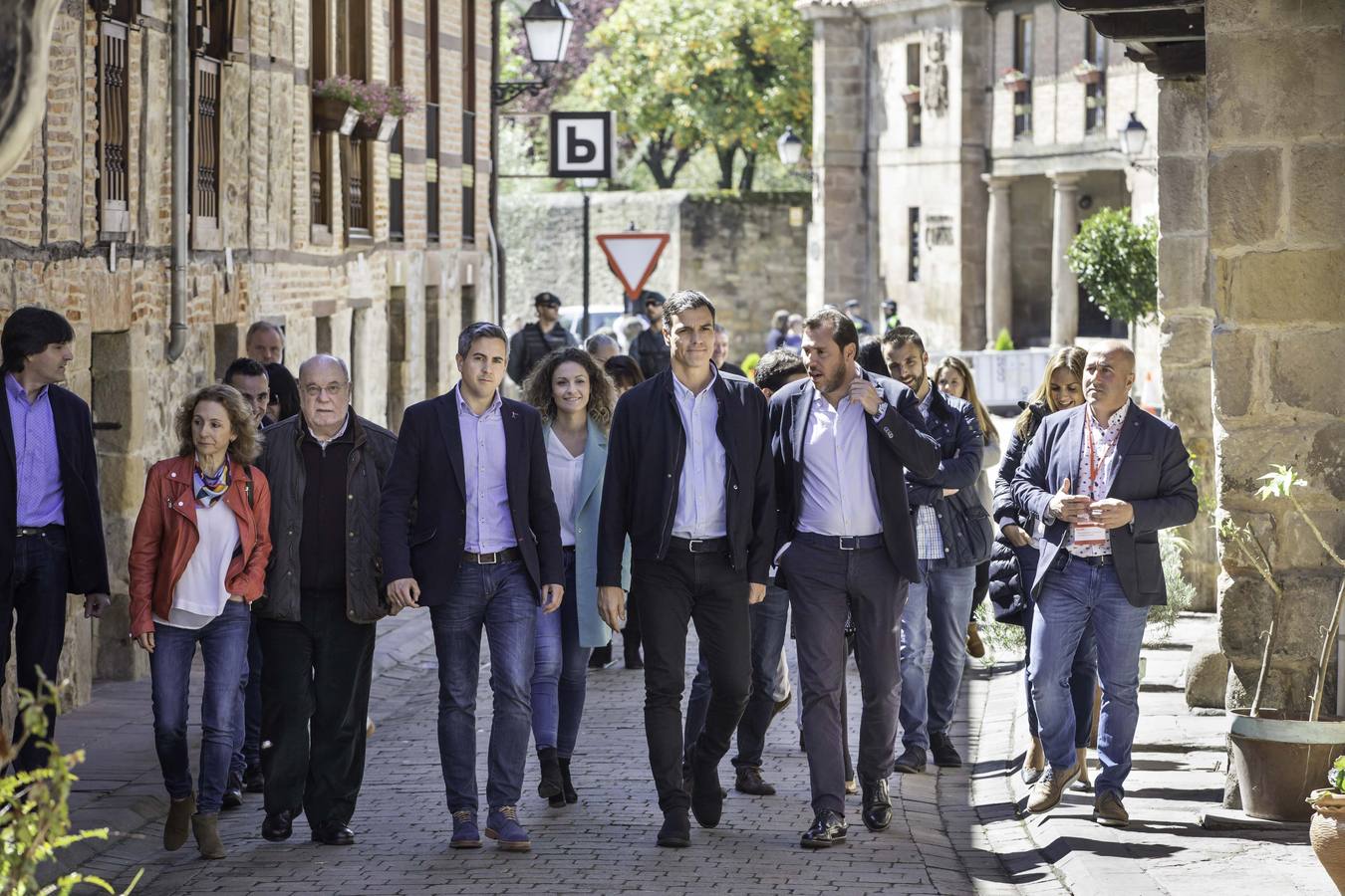 El secretario general del PSOE ha presidido este sábado la clausura de unas jornadas sobre municipalismo organizadas por los socialistas cántabros en Cartes