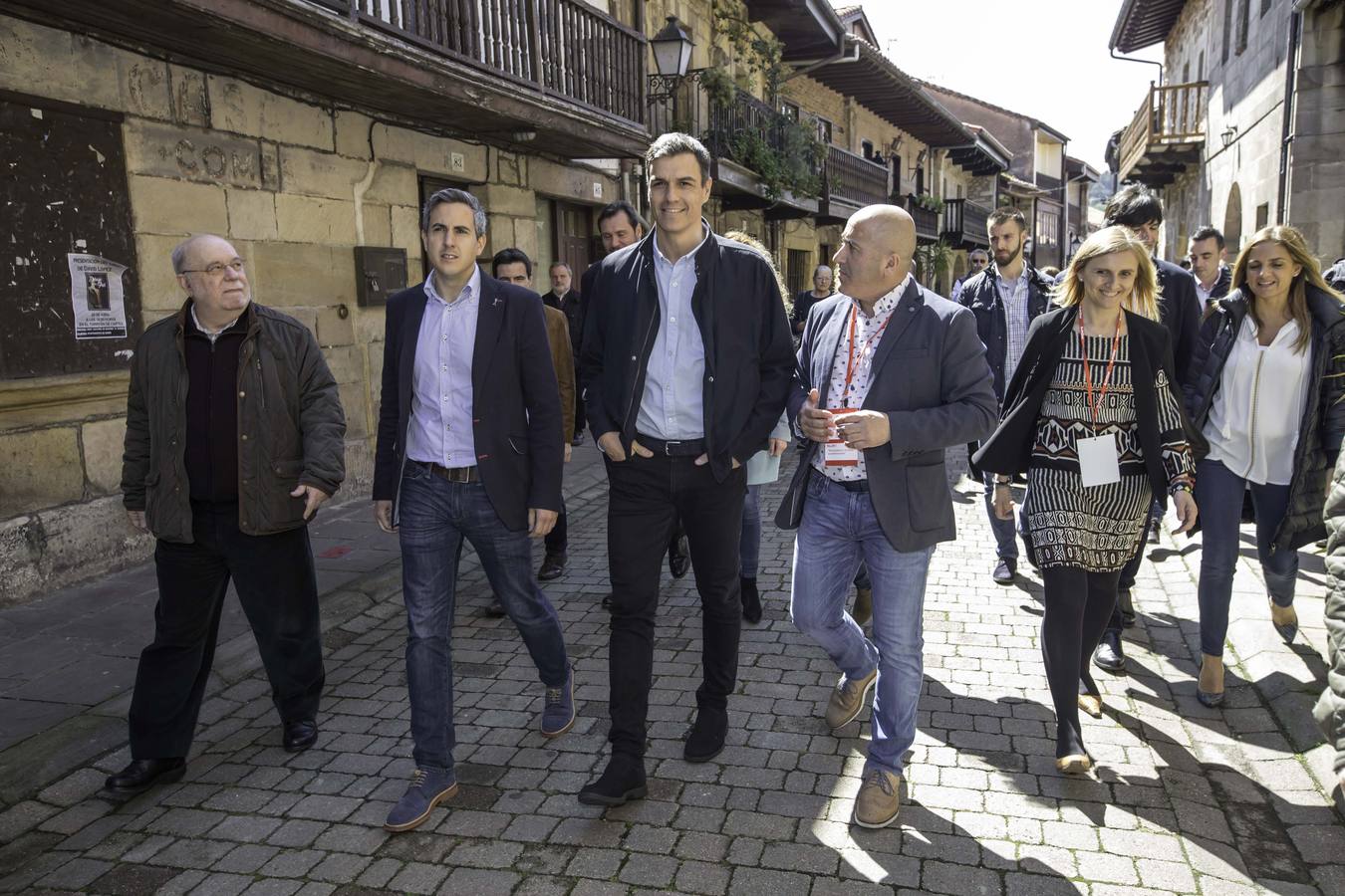 El secretario general del PSOE ha presidido este sábado la clausura de unas jornadas sobre municipalismo organizadas por los socialistas cántabros en Cartes