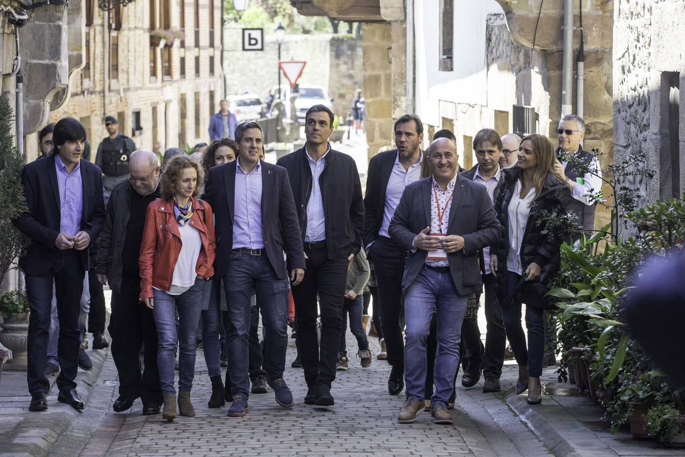 El secretario general del PSOE ha presidido este sábado la clausura de unas jornadas sobre municipalismo organizadas por los socialistas cántabros en Cartes