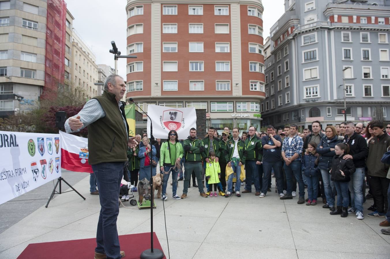 El colectivo de cazadores se ha movilizado exigiendo respeto por la caza.