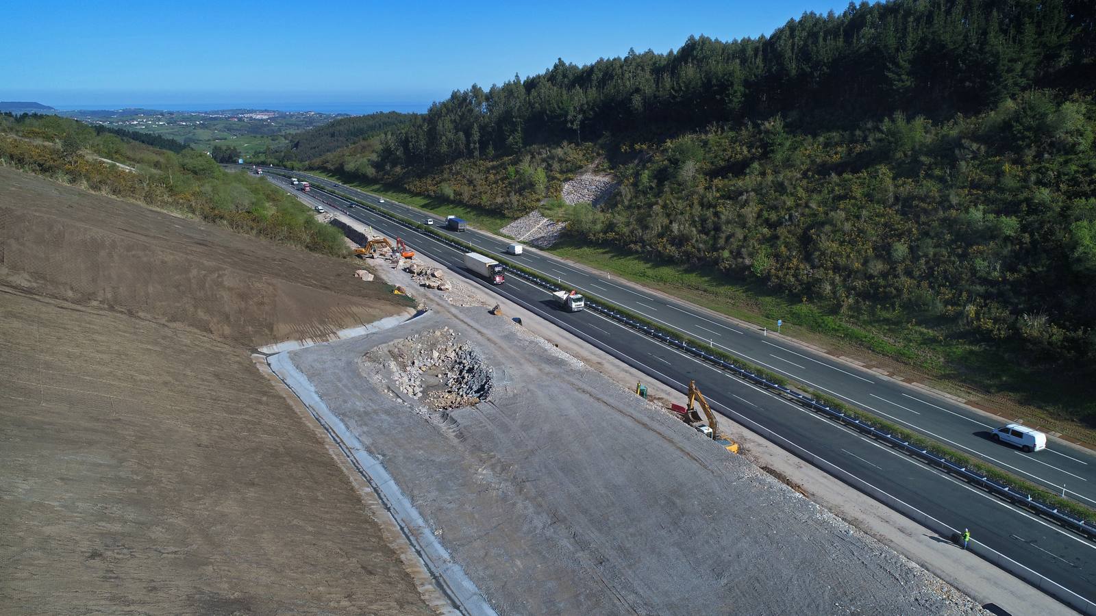 Fotos: Prosiguen las obras para frenar el argayo de Caviedes