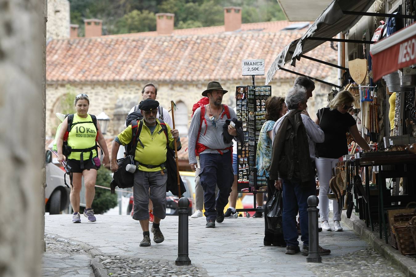 Fotos: Ambiente en Potes en el día previo el cierre de la Puerta del Perdón