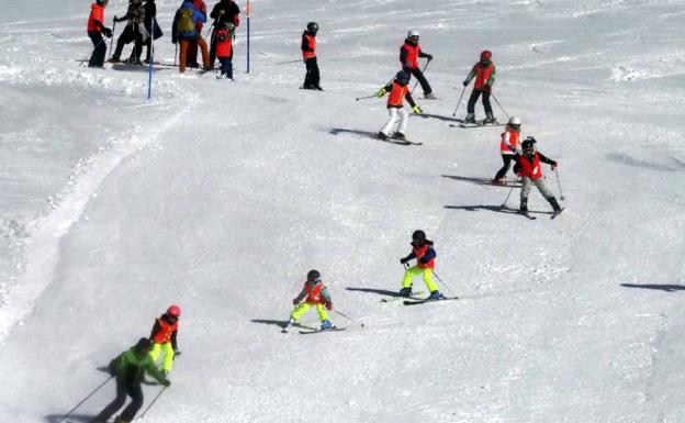 Alto Campoo abre el 86% de sus pistas en una jornada de máxima visibilidad