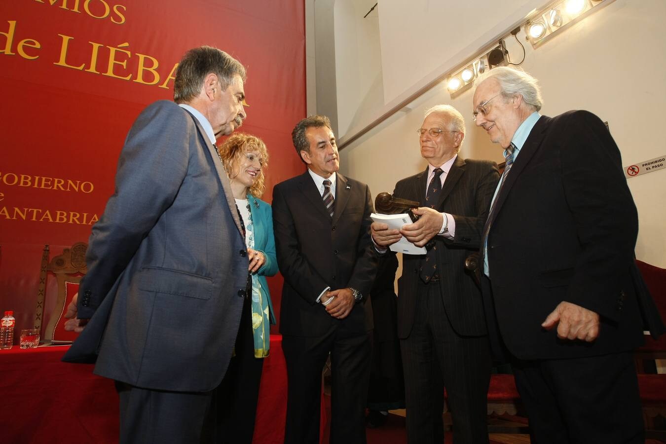 Fotos: Brorrel y Gutíérrez Aragón reciben los premios Beato en Potes