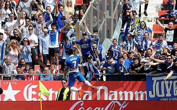 Gerard Moreno celebra uno de sus dos goles ante el Girona.