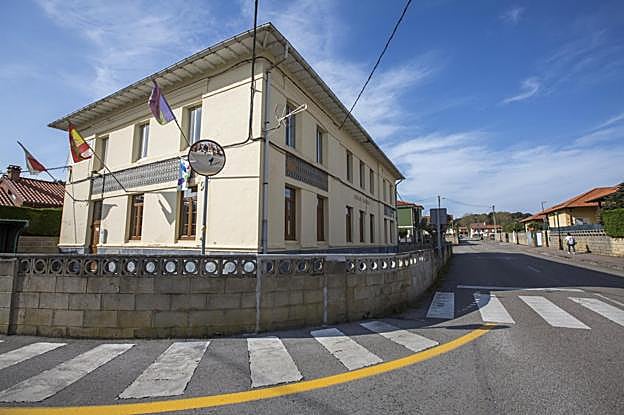 Imagen actual del Centro Cultural El Castillo de Camargo pueblo. :: dm