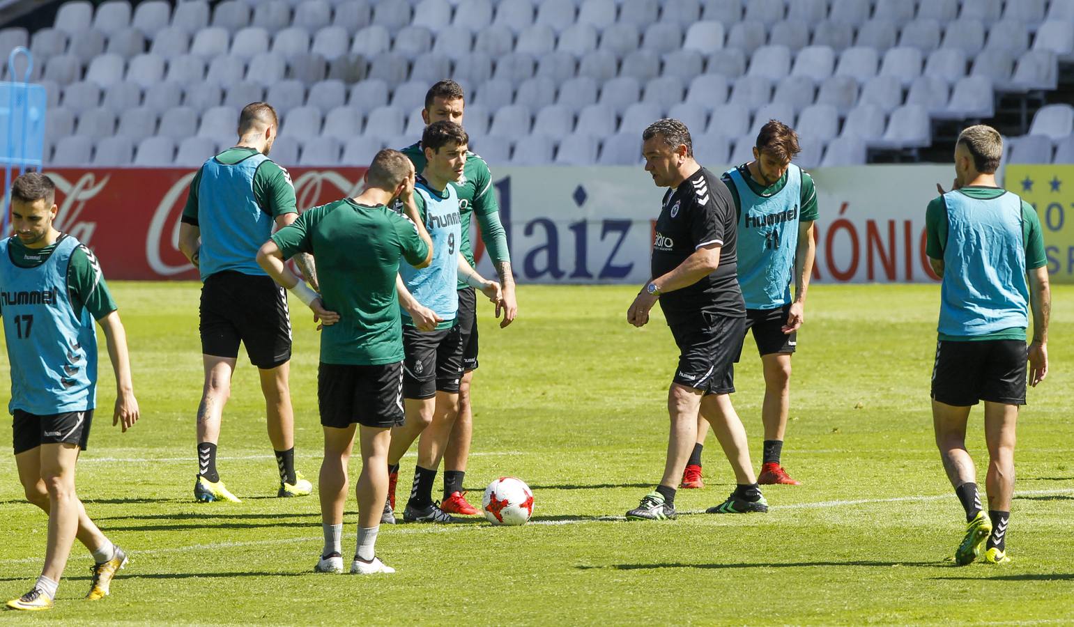 Fotos: El Racing prepara en el partido ante el UD Logroñés en los Campos de Sport