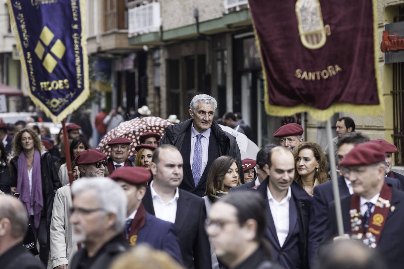 El ex jugador de baloncesto Fernando Romay ha sido nombrado hoy cofrade de honor de la Cofradía de la Anchoa de Cantabria durante la celebración del 22 Cabildo de esta entidad gastronómica, que ha tenido lugar este sábado en el teatro Liceo de Santoña, dentro de los actos de la Feria de la Anchoa y la Conserva de Cantabria.