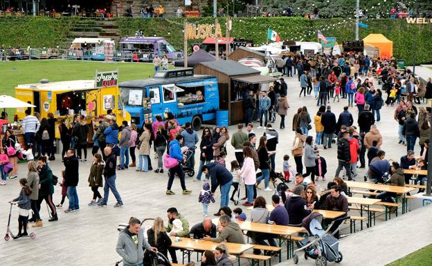 'The Carnivan' con su bocadillo de chuletón gana el I Concurso Internacional de Food Trucks