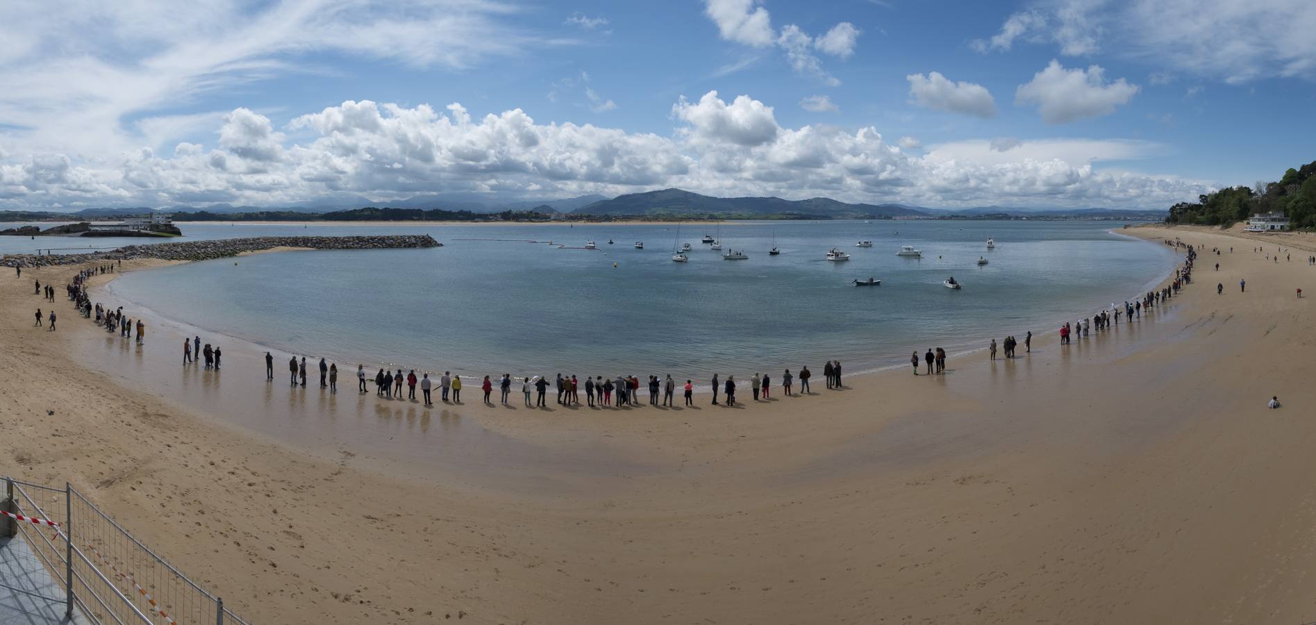 Doscientas personas han participado en una nueva movilización que ha contado con la novedad de la presencia de barcos