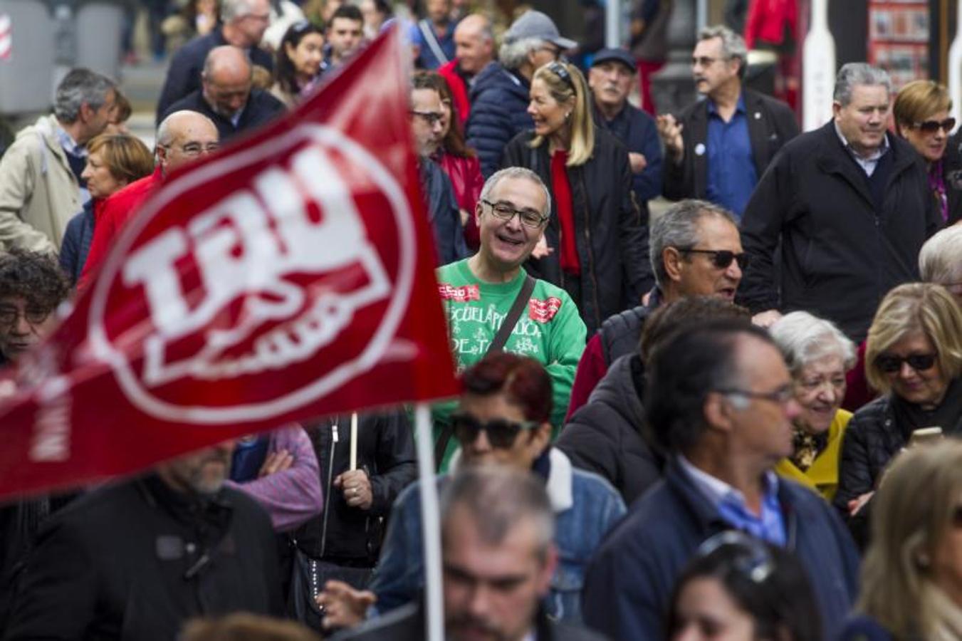 Fotos: Manifestación del Primero de Mayo en Santander