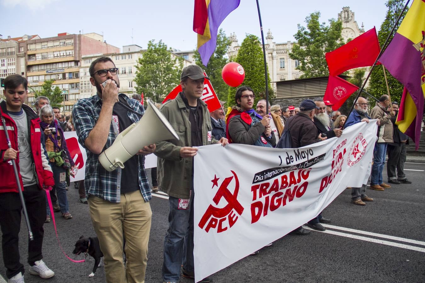 Fotos: Miles de personas participan en la manifestación del 1 de mayo en Santander