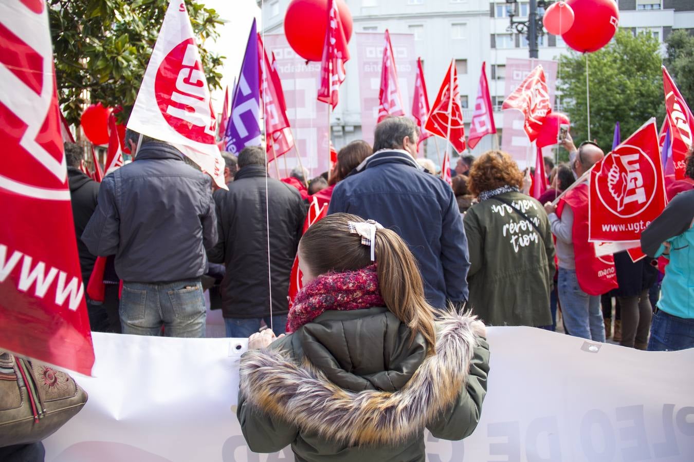 Fotos: Miles de personas participan en la manifestación del 1 de mayo en Santander