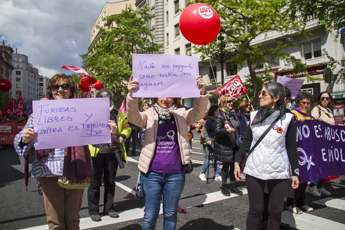 Fotos: Miles de personas participan en la manifestación del 1 de mayo en Santander