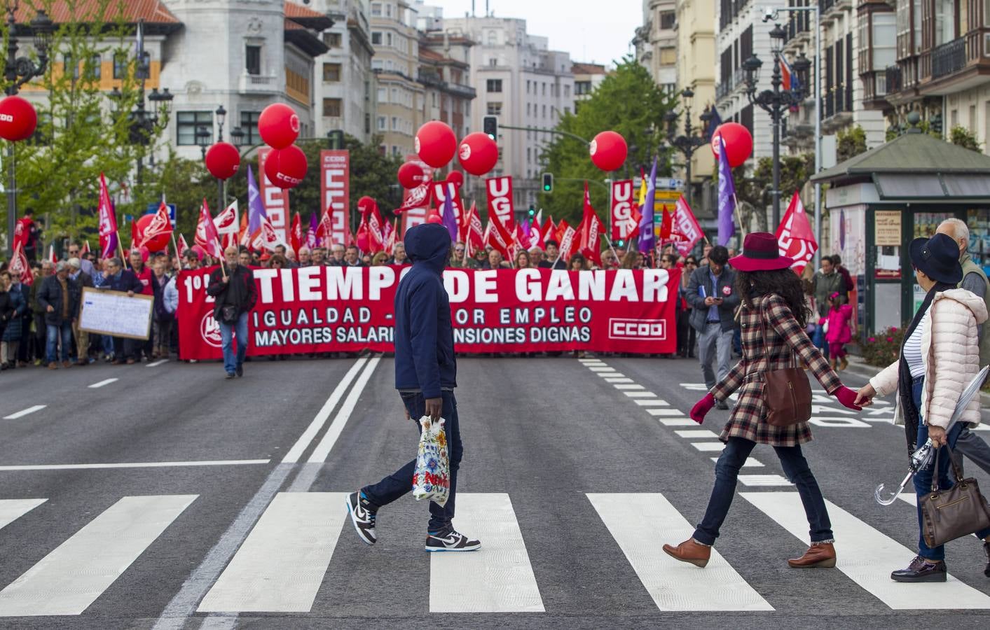 Fotos: Miles de personas participan en la manifestación del 1 de mayo en Santander