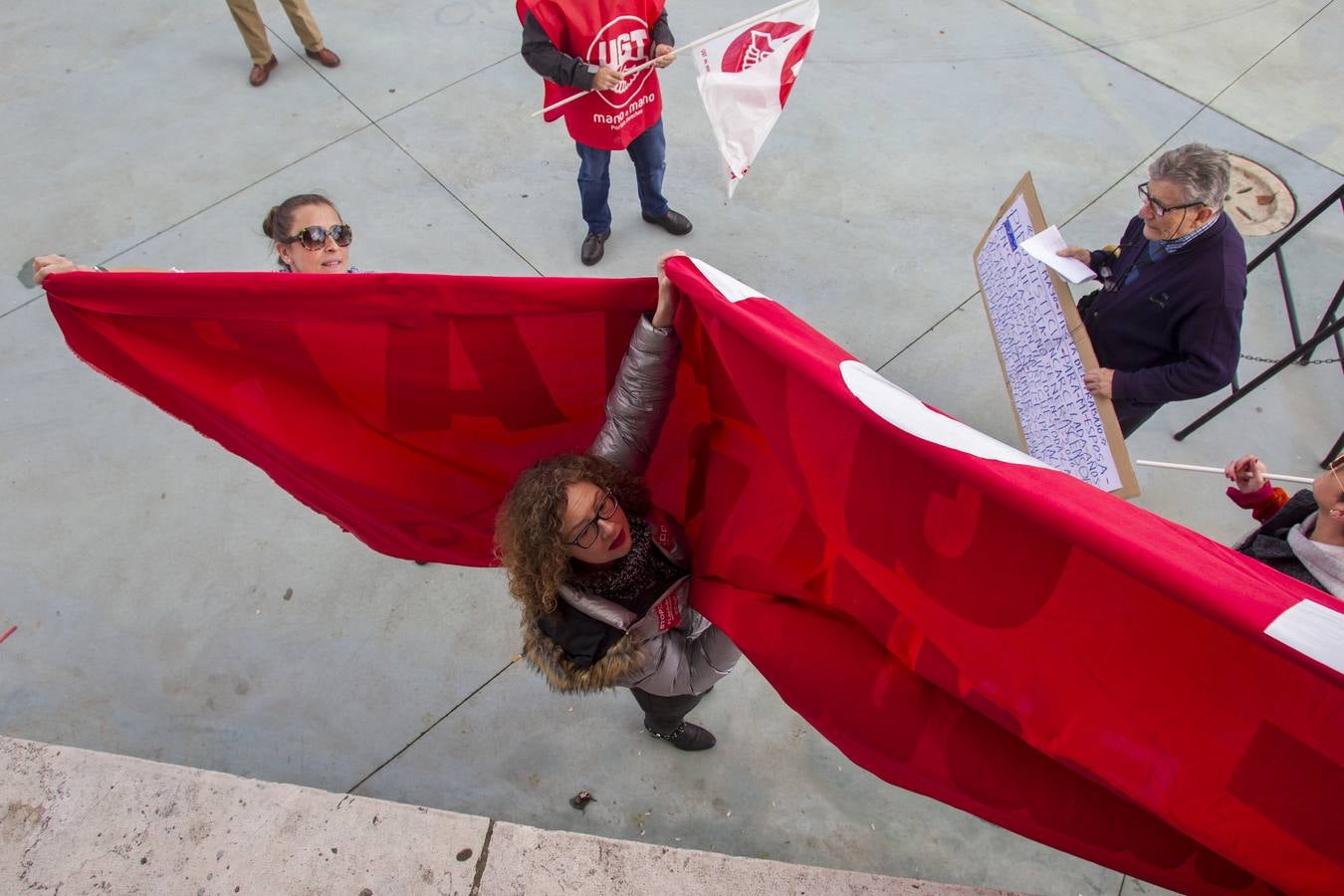 Fotos: Miles de personas participan en la manifestación del 1 de mayo en Santander