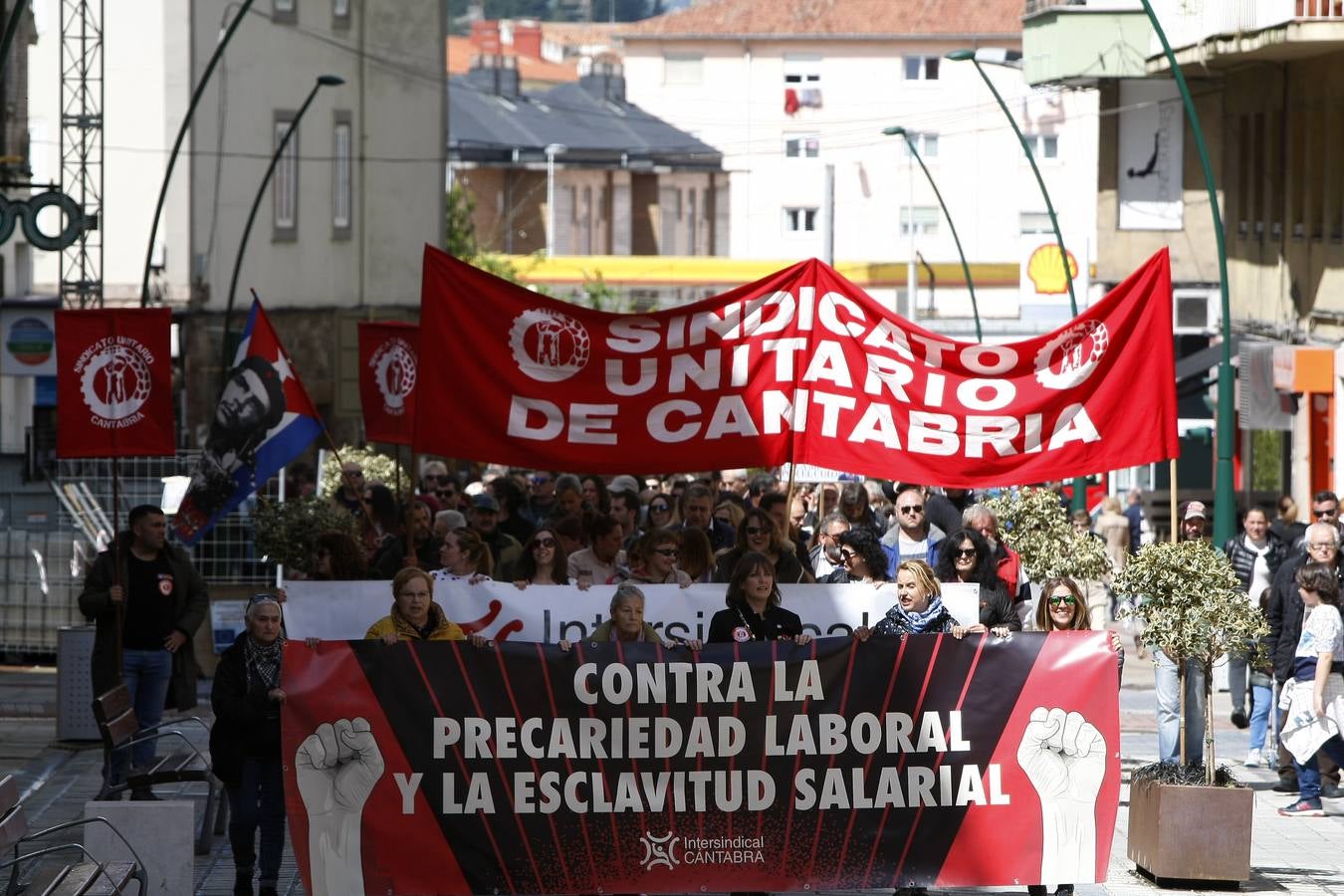 Fotos: Manifestación del 1 de mayo en Torrelavega