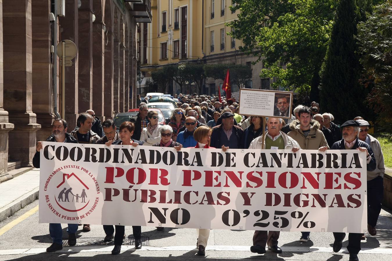 Fotos: Manifestación del 1 de mayo en Torrelavega