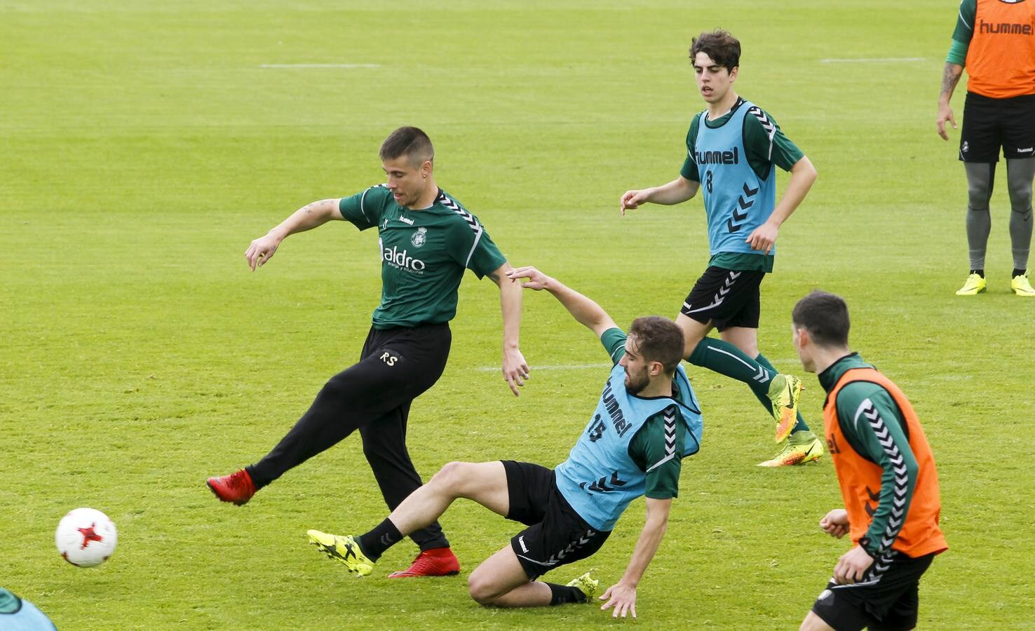 Fotos: El Racing prepara el partido contra la Real Sociedad B