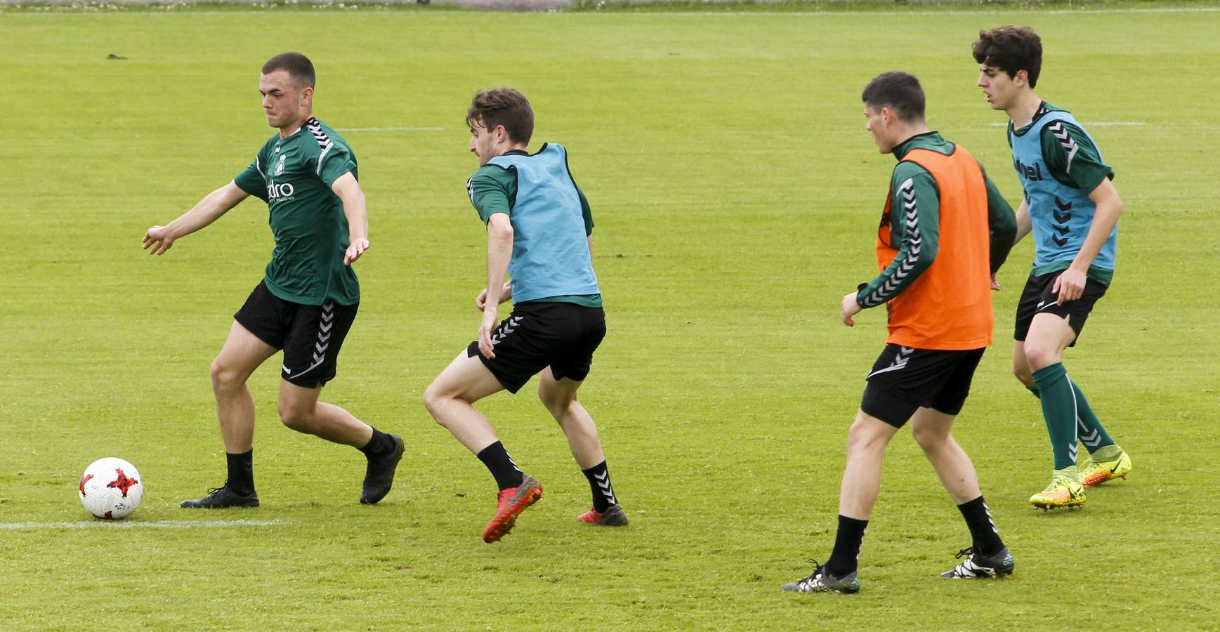 Fotos: El Racing prepara el partido contra la Real Sociedad B